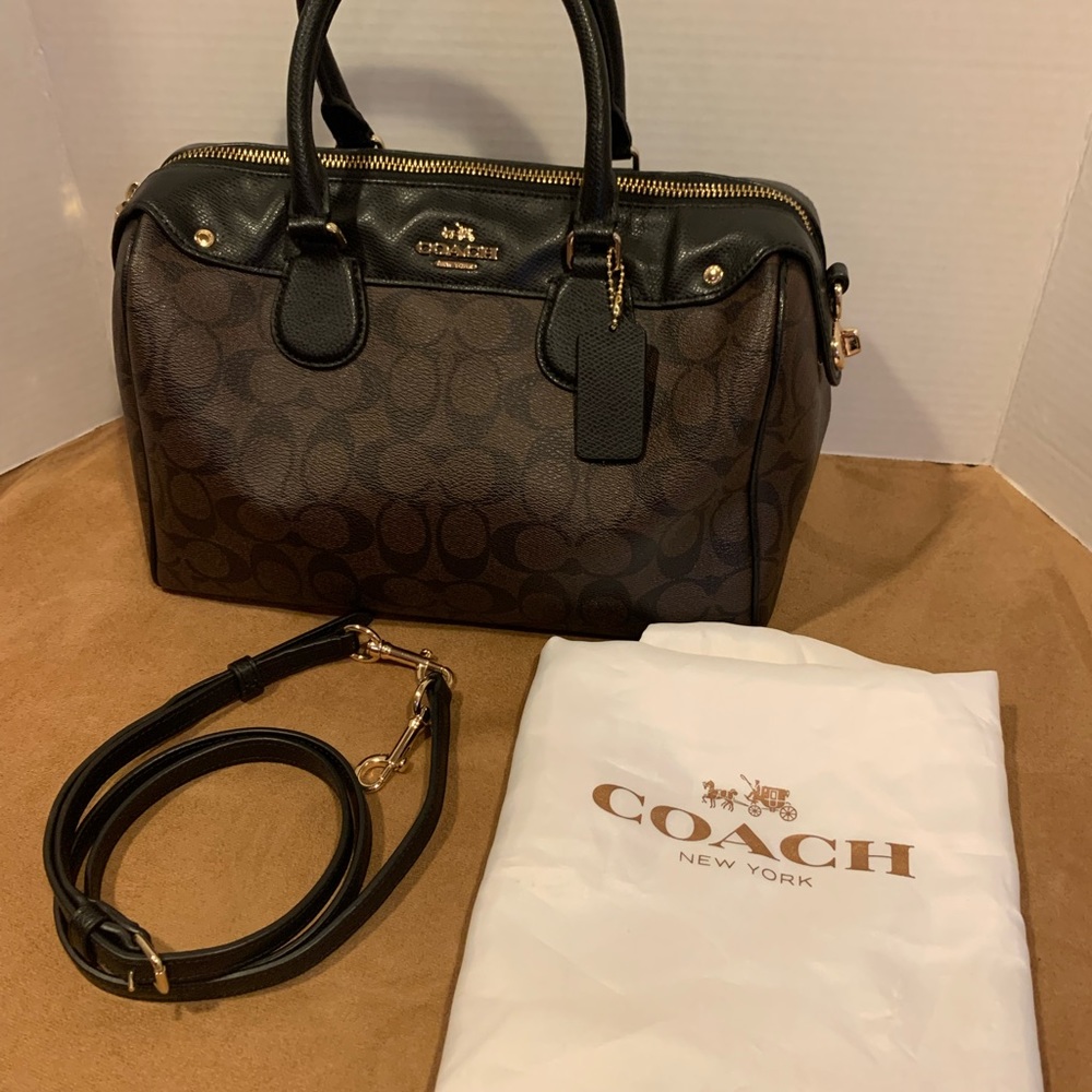 Coach signature Bennett bag like new